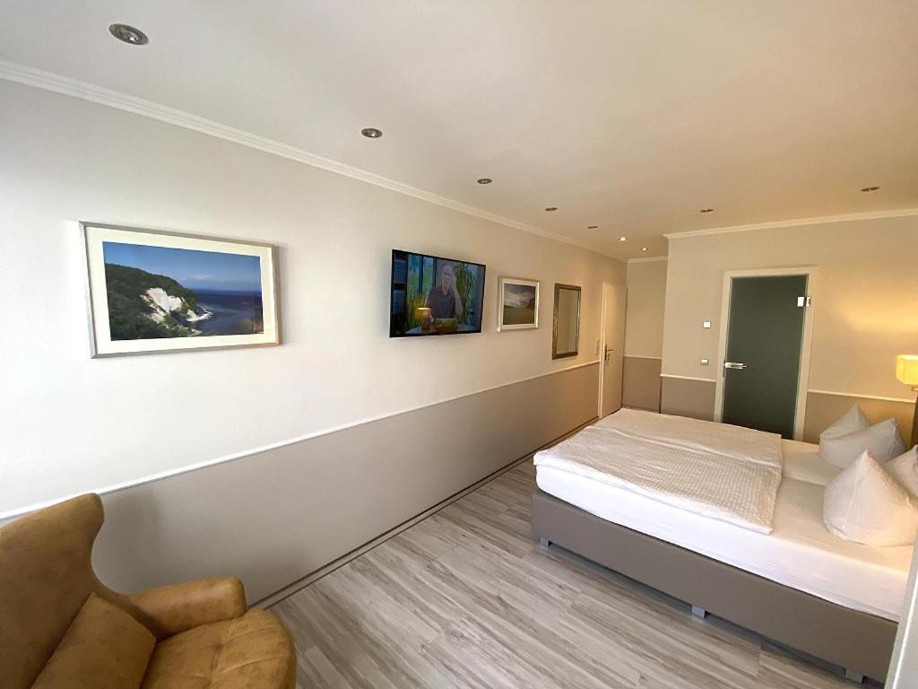 Hotel Zum Hafen Sassnitz Exteriör bild